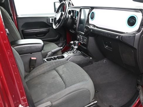 Used 2021 Jeep Wrangler Unlimited Islander image 9