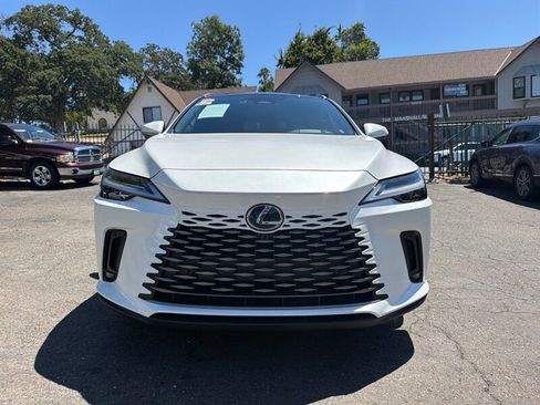 Used 2025 Lexus RX 450h AWD w/ Luxury Package image 4
