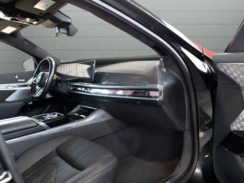 Used 2024 BMW i7 M70 AWD/4WD image 83