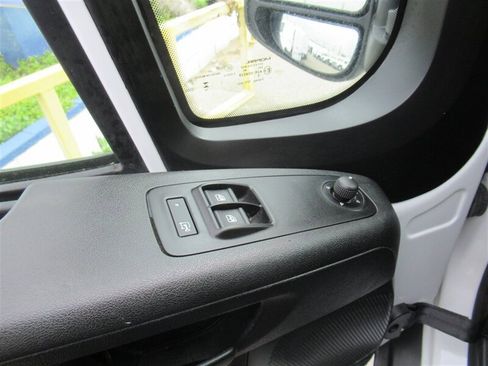 Used 2023 RAM ProMaster 2500 image 16