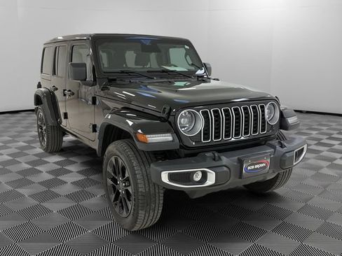 Used 2025 Jeep Wrangler Unlimited Sahara w/ Safety Group AWD/4WD image 7