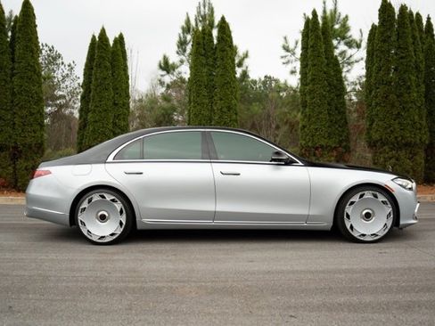 Used 2022 Mercedes-Benz S 580 4MATIC Sedan w/ Rear Seat Package image 9