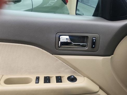 Used 2009 Ford Fusion SEL image 11