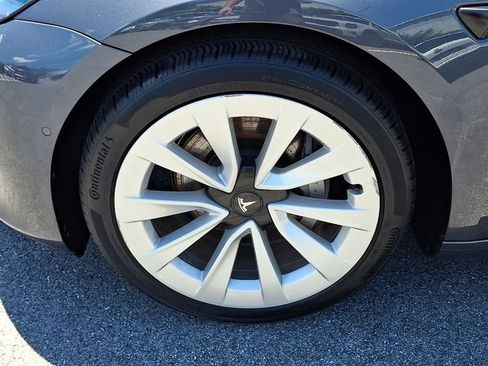 Used 2022 Tesla Model 3 Long Range AWD/4WD image 8