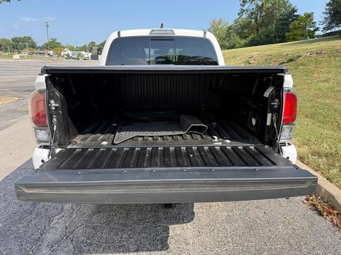 Used 2023 Toyota Tacoma TRD Pro AWD/4WD image 4