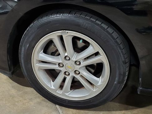 Used 2017 Chevrolet Cruze LT FWD image 31