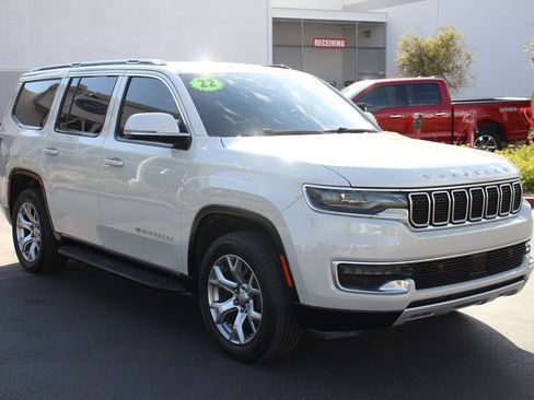 Used 2022 Jeep Wagoneer Series II AWD/4WD image 11