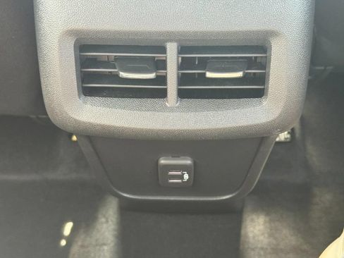 Used 2023 Chevrolet Equinox LT AWD/4WD image 15