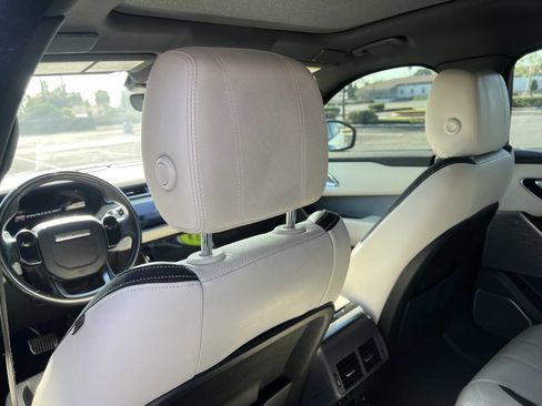 Used 2018 Land Rover Range Rover Velar R-Dynamic SE image 26
