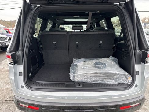 New 2026 Jeep Grand Wagoneer Limited image 27