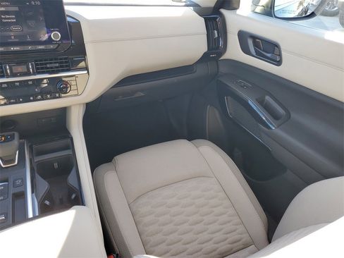 Used 2023 Nissan Pathfinder SV image 21