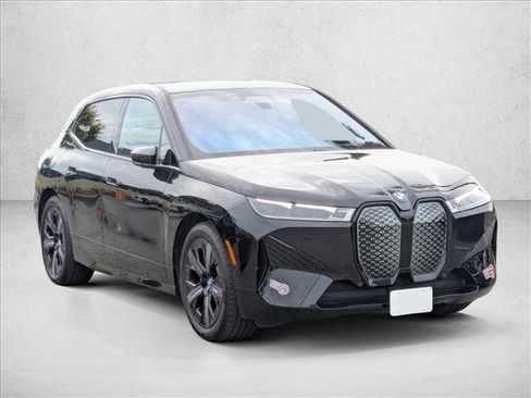 Used 2025 BMW iX M60 image 3