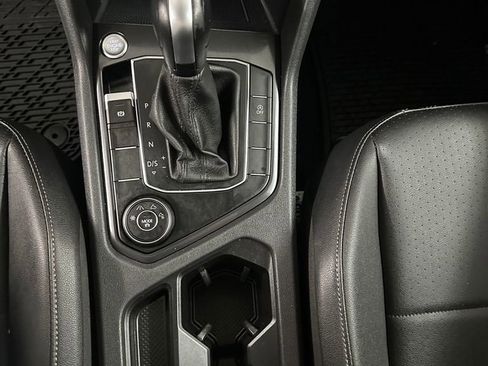 Used 2020 Volkswagen Tiguan SE w/ 3rd Row Seat Package AWD/4WD image 17
