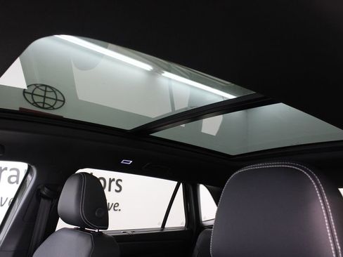 New 2026 Volkswagen Atlas Cross Sport SE FWD image 12