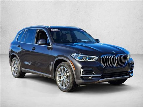 Certified 2023 BMW X5 xDrive40i w/ Executive Package image 3