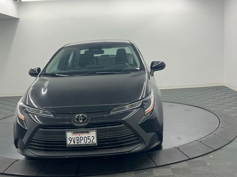 Used 2025 Toyota Corolla LE image 5