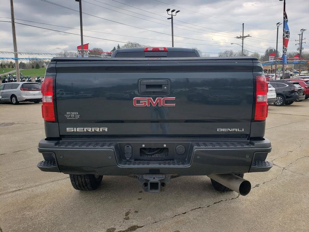 Used 2018 GMC Sierra 2500 Denali w/ Duramax Plus Package AWD/4WD image 4