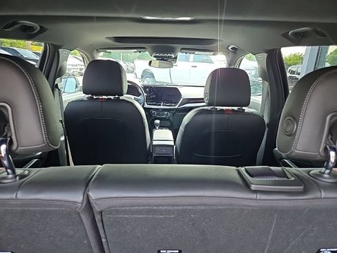 Used 2025 Chevrolet Trax RS w/ Sunroof Package FWD image 93