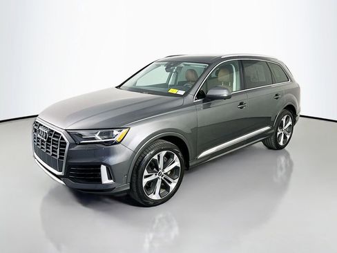 Used 2021 Audi Q7 3.0T Premium Plus w/ Premium Plus Package AWD/4WD image 3