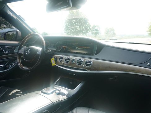 Used 2015 Mercedes-Benz S 550 4MATIC Sedan image 21