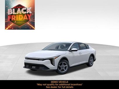 New 2025 Kia K4 LXS