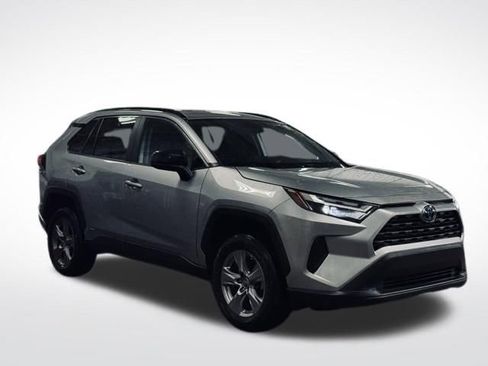 Used 2023 Toyota RAV4 LE image 4
