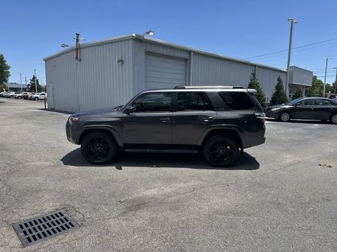 Used 2022 Toyota 4Runner SR5 RWD image 8