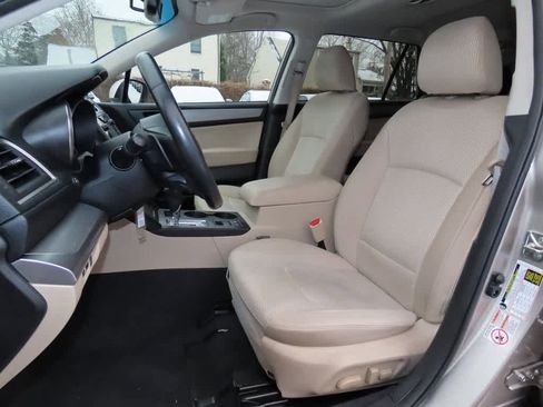 Used 2016 Subaru Outback 2.5i Premium image 12