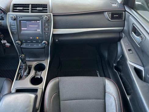Certified 2017 Toyota Camry SE image 29