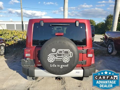 Used 2013 Jeep Wrangler Unlimited Sahara w/ Dual Top Group image 4