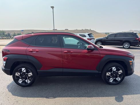 Used 2025 Hyundai Kona SEL AWD/4WD image 4