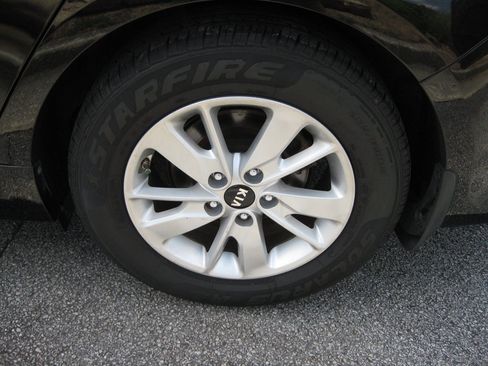 Used 2016 Kia Optima LX FWD image 8
