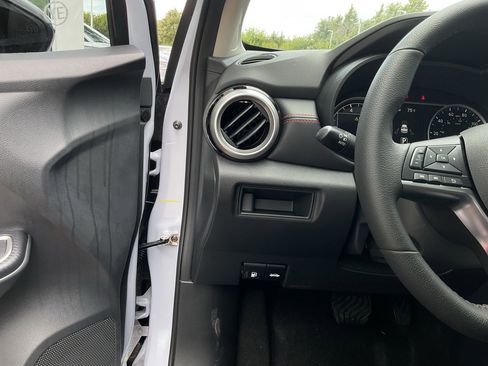 New 2025 Nissan Versa SR w/ Trunk Package image 22