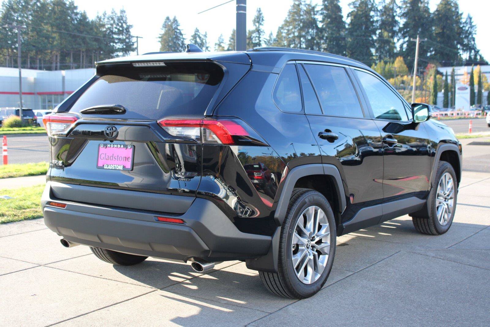 Used 2024 Toyota RAV4 XLE Premium w/ Weather Package AWD/4WD image 5