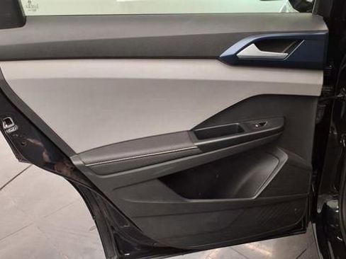 Used 2024 Volkswagen Taos SE image 16