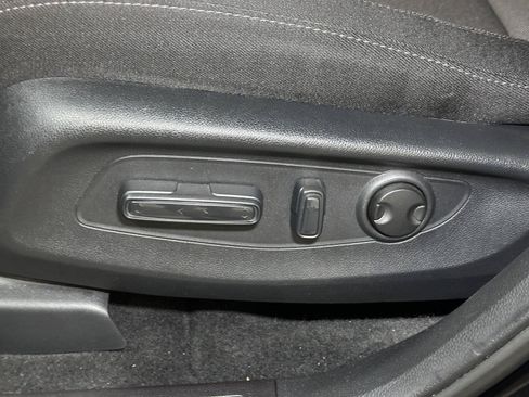 Certified 2025 Honda CR-V EX image 23