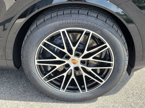 New 2026 Porsche Cayenne AWD/4WD image 13