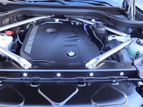 New 2026 BMW X5 xDrive40i w/ Premium Package image 40