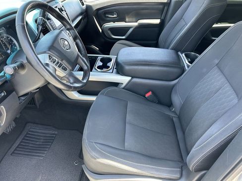 Used 2019 Nissan Titan SV w/ SV Convenience Package AWD/4WD image 18