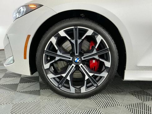 Certified 2025 BMW 330i xDrive Sedan w/ M Sport Package AWD/4WD image 32