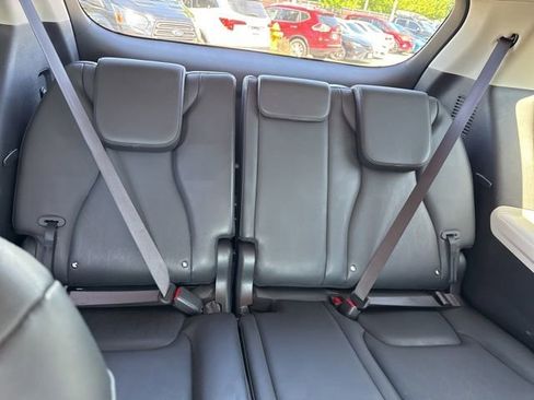 Used 2022 Kia Carnival LX FWD image 12