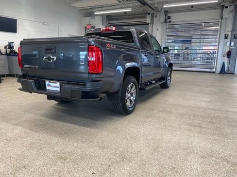 Used 2017 Chevrolet Colorado Z71 AWD/4WD image 5