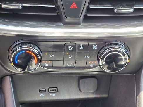 Used 2026 Buick Encore GX Preferred w/ Comfort Package AWD/4WD image 15