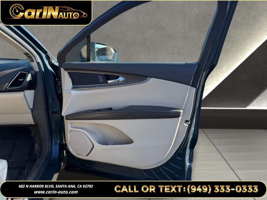 Used 2016 Lincoln MKX Reserve w/ Technology Package FWD image 32