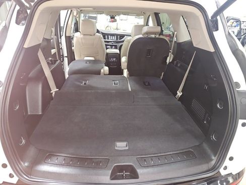 Used 2018 Buick Enclave Premium AWD/4WD image 29
