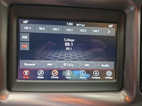 Used 2019 Dodge Challenger R/T RWD image 31