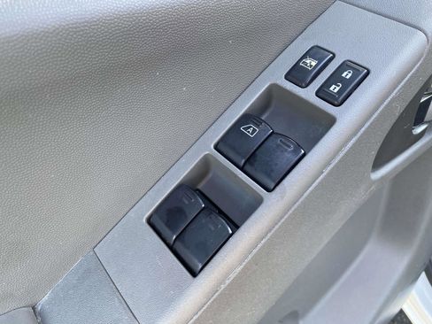 Used 2019 Nissan Frontier SV image 17