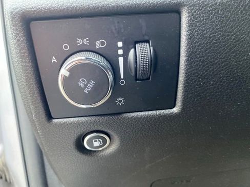 Used 2018 Jeep Grand Cherokee Laredo AWD/4WD image 15