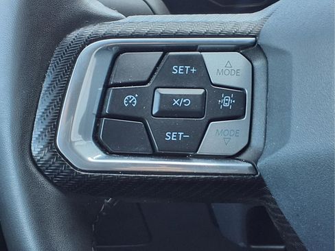 Used 2024 Ford Mustang Convertible RWD image 17
