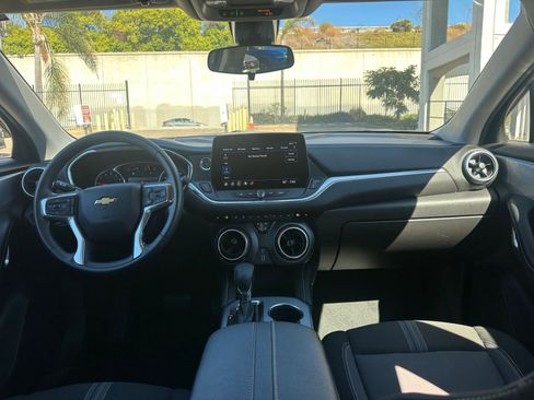 Used 2025 Chevrolet Blazer LT image 33